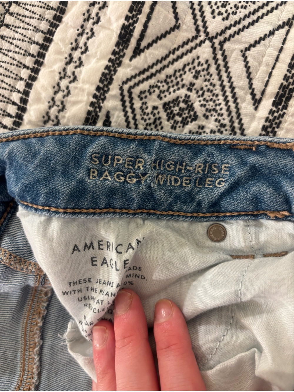American Eagle Outfitters Light Blue Relaxed Jeans - Picture 3 of 4